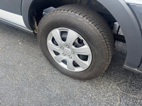 Used 2017 Ford Transit 350 XLT image 18