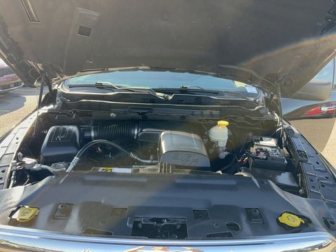 Used 2017 RAM 1500 Classic SLT image 30