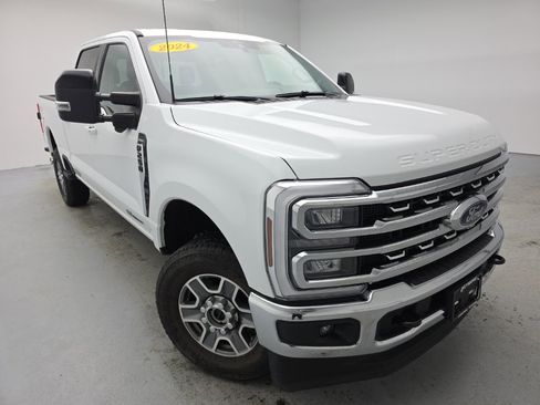 Used 2024 Ford F250 Lariat image 3