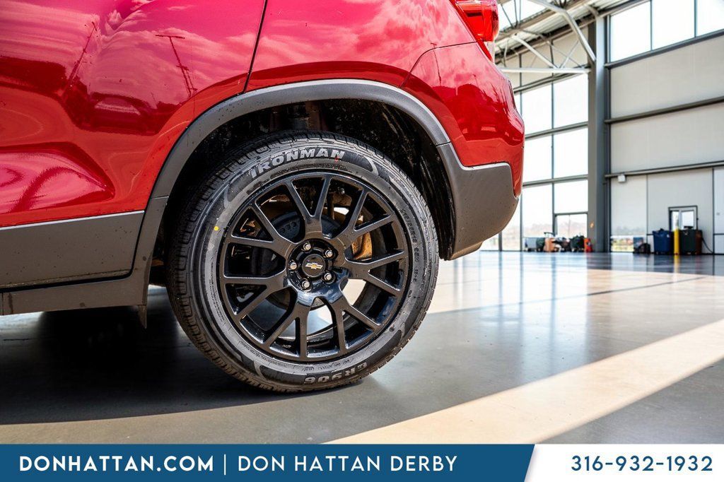 Used 2022 Chevrolet Trax LT w/ Sport Edition FWD image 37