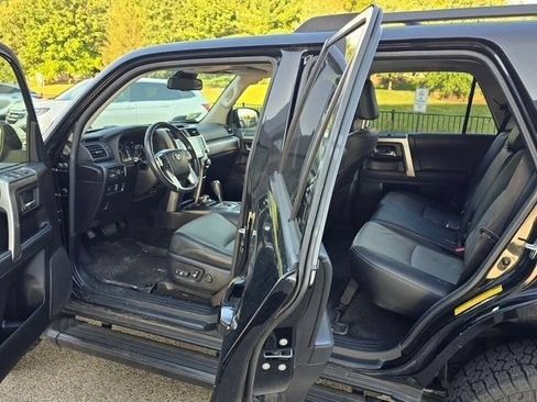 Used 2020 Toyota 4Runner SR5 Premium w/ Moonroof Package AWD/4WD image 4