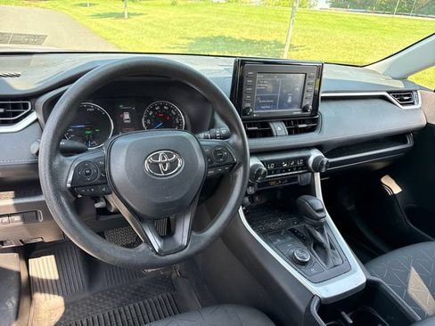 Certified 2022 Toyota RAV4 XLE AWD/4WD image 16
