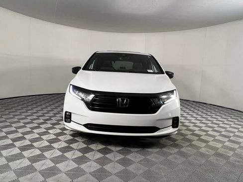 Used 2024 Honda Odyssey Sport image 10