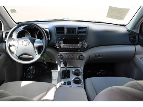 Used 2012 Toyota Highlander 4WD w/ Tech Pkg image 10