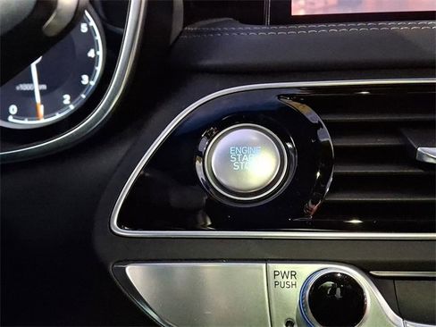 Used 2023 Genesis G70 2.0T image 31