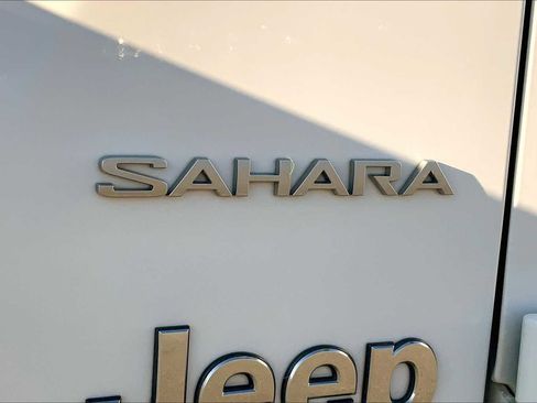 Used 2023 Jeep Wrangler Sahara image 29