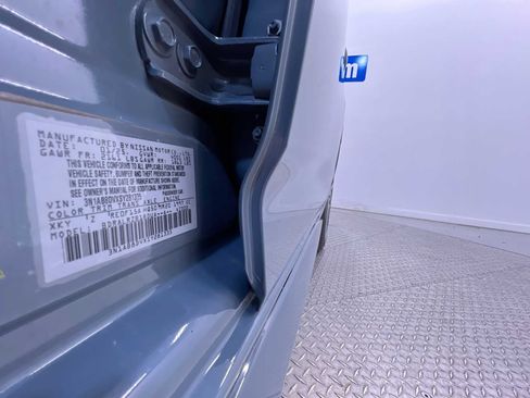 Used 2025 Nissan Sentra SR FWD image 44