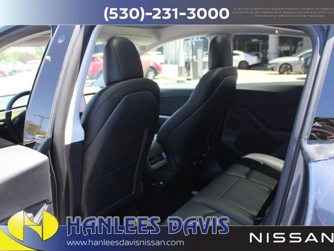 Used 2021 Tesla Model Y Long Range AWD/4WD image 17