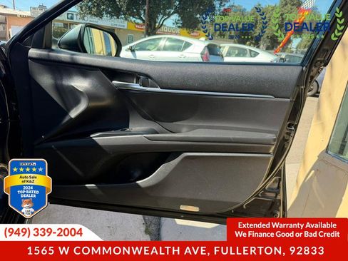 Used 2019 Toyota Camry SE FWD image 24