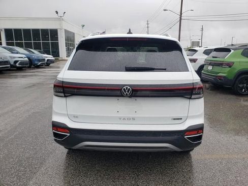 New 2026 Volkswagen Taos SE AWD/4WD image 5