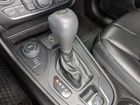 Used 2020 Jeep Cherokee Latitude Plus w/ Cold Weather Group image 25