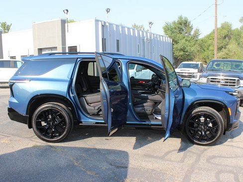 Used 2026 Chevrolet Traverse RS w/ LPO, Floor Liner Package AWD/4WD image 19