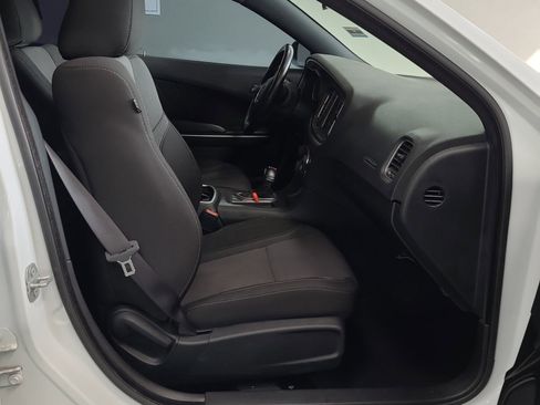 Used 2022 Dodge Charger SXT image 11