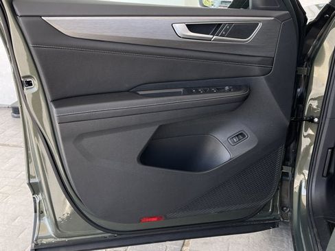 New 2026 Volkswagen Atlas Cross Sport SE FWD image 7