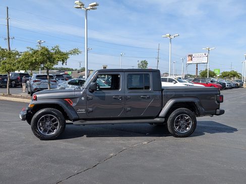 Used 2023 Jeep Gladiator Overland AWD/4WD image 5
