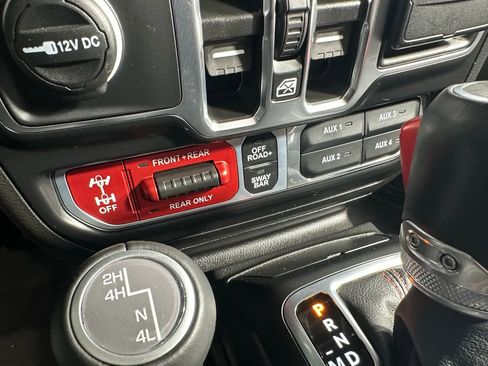 Used 2023 Jeep Wrangler Unlimited Rubicon w/ Steel Bumper Group image 22