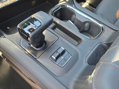 Used 2025 GMC Sierra 1500 AT4 w/ AT4 Premium Package AWD/4WD image 33