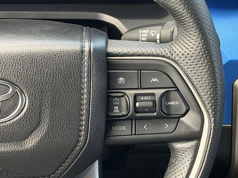 Certified 2025 Toyota Tacoma TRD Off-Road AWD/4WD image 11