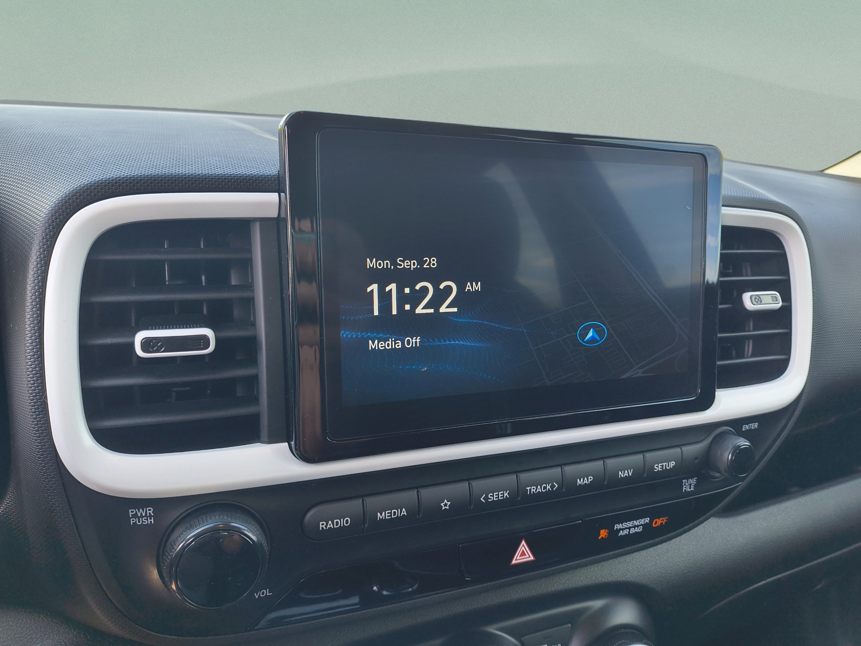 Certified 2024 Hyundai Venue Limited FWD image 23