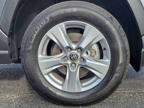 Used 2025 Toyota RAV4 XLE image 5