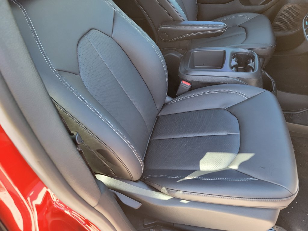 New 2026 Chrysler Pacifica Select FWD image 13