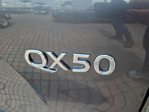 Used 2023 INFINITI QX50 Luxe FWD image 16