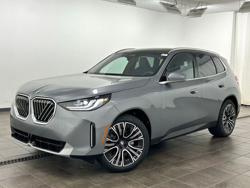 Used 2025 BMW X3 xDrive30i w/ Premium Package image 1