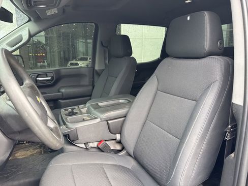 Used 2020 Chevrolet Silverado 1500 Custom w/ Custom Value Package image 9