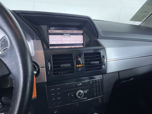 Used 2010 Mercedes-Benz GLK 350 4MATIC image 18