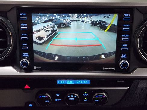 Used 2022 Toyota Tacoma SR5 RWD image 38