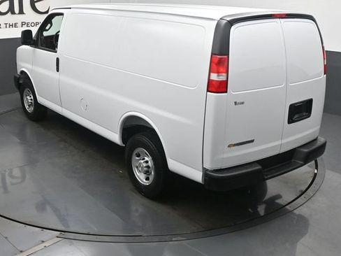 New 2026 Chevrolet Express 2500 w/ Driver Convenience Package RWD image 19
