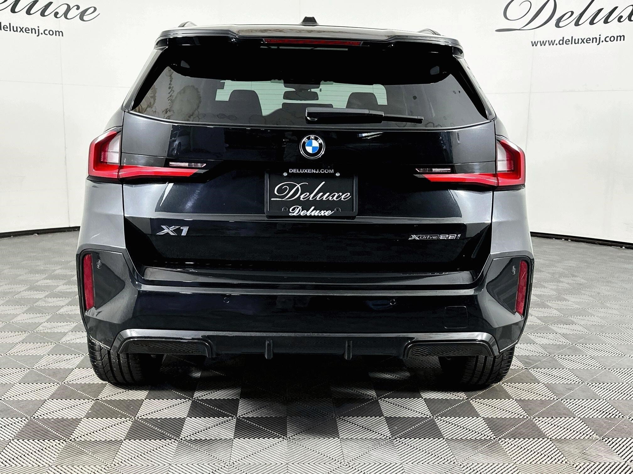 Used 2023 BMW X1 xDrive28i w/ Premium Package AWD/4WD image 5