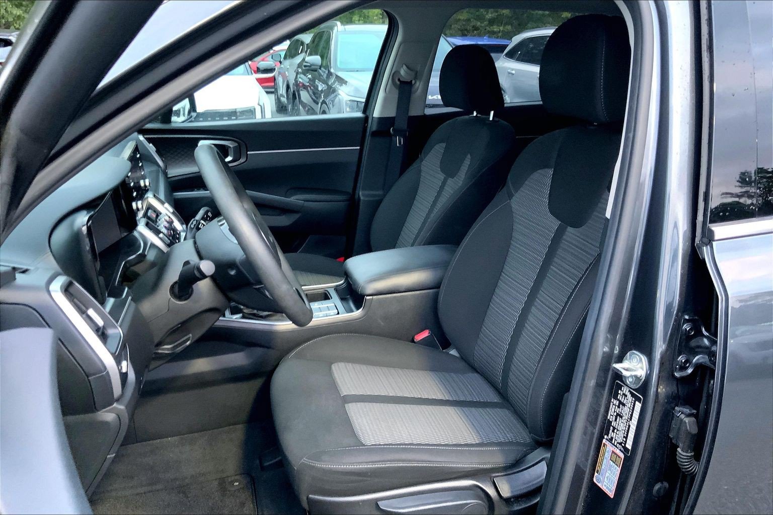 Used 2023 Kia Sorento LX FWD image 26