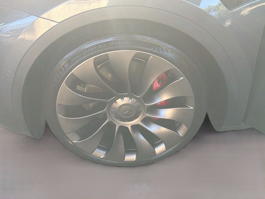 Used 2022 Tesla Model Y Performance AWD/4WD image 38