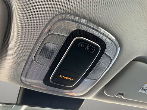 Used 2025 Hyundai Elantra SE image 21