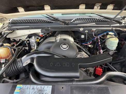 Used 2002 Cadillac Escalade AWD image 16