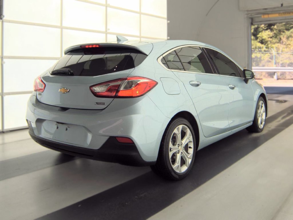 Used 2017 Chevrolet Cruze Premier FWD image 3