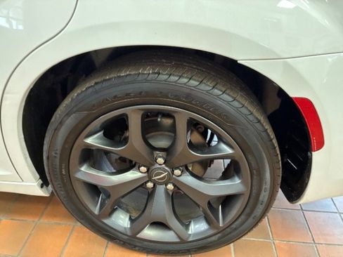 Used 2021 Chrysler 300 S image 33
