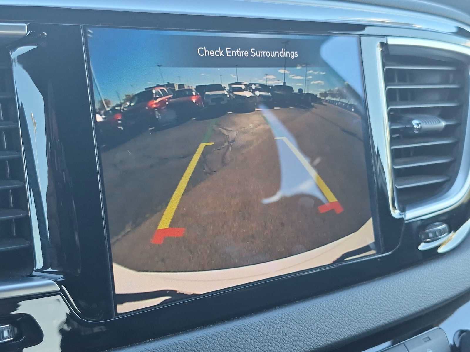 Used 2019 Chrysler Pacifica Touring Plus w/ S Appearance Package FWD image 29
