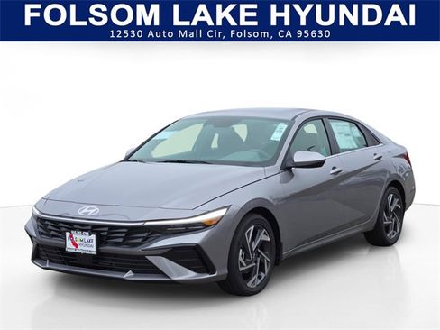 New 2025 Hyundai Elantra SEL image 1