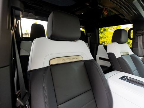 Used 2025 GMC Hummer EV 3X AWD/4WD image 51