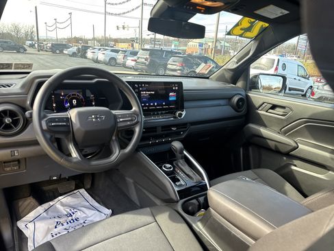 Used 2023 Chevrolet Colorado Trail Boss w/ Technology Package image 14