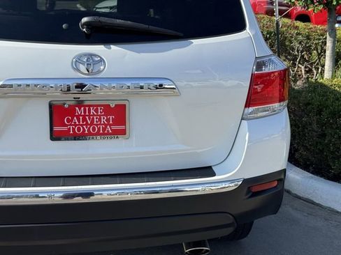 Used 2011 Toyota Highlander Limited w/ Tow Pkg FWD image 9