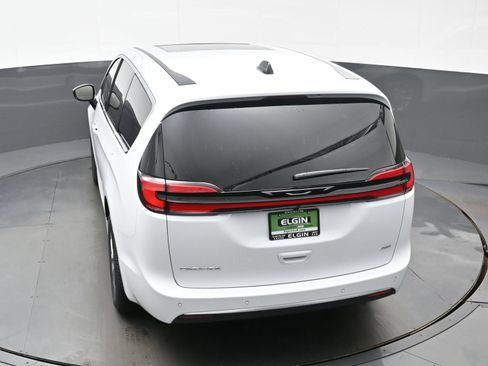 New 2027 Chrysler Pacifica Select AWD/4WD image 24