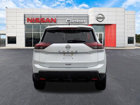 New 2026 Nissan Rogue SV w/ Cold Weather Package FWD image 4