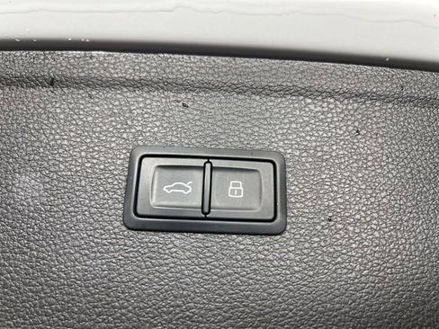 Used 2023 Audi Q5 2.0T Premium w/ Convenience Package image 28