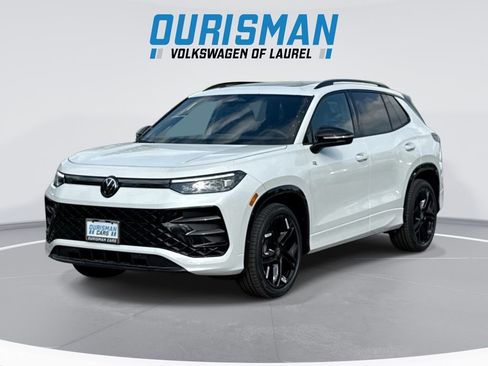 New 2026 Volkswagen Tiguan SE R-Line FWD image 1