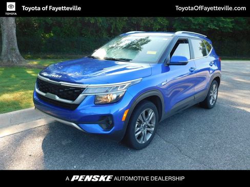 Used 2023 Kia Seltos S w/ Navigation Package AWD/4WD image 1
