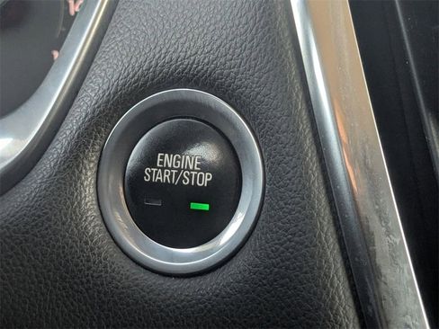 Used 2019 Chevrolet Traverse LT image 22