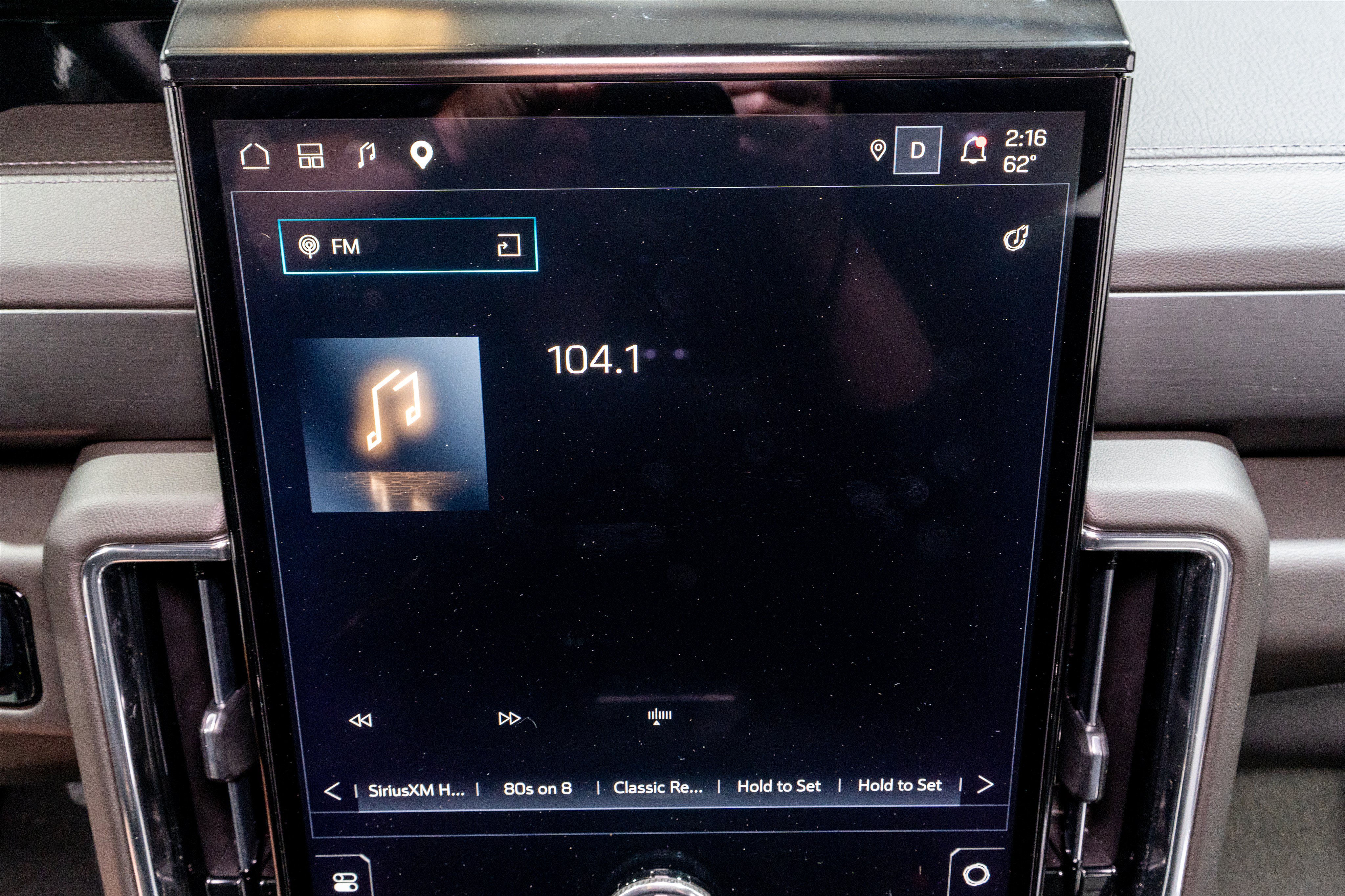 Used 2025 GMC Yukon XL Denali w/ Advanced Technology Package AWD/4WD image 21